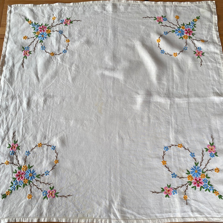 Vintage Embroidered Floral Spray Linen Tablecloth