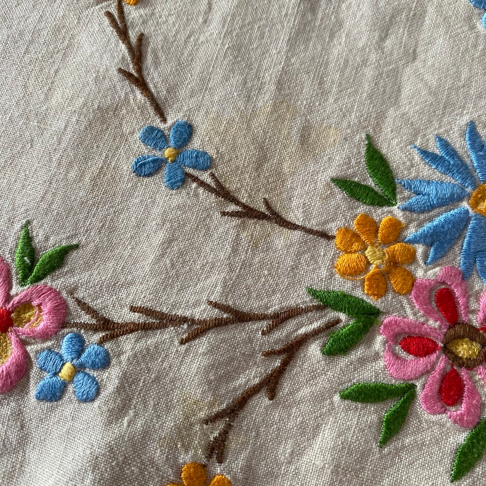 Vintage Embroidered Floral Spray Linen Tablecloth